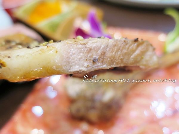 和田壽司((六和創始店))：和田壽司 / 高雄六合店 / 定食價格親民 / 焦糖炙燒握壽司很有特色 / 愛評體驗券