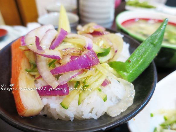 和田壽司((六和創始店))：和田壽司 / 高雄六合店 / 定食價格親民 / 焦糖炙燒握壽司很有特色 / 愛評體驗券