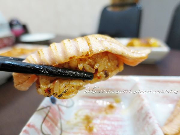 和田壽司((六和創始店))：和田壽司 / 高雄六合店 / 定食價格親民 / 焦糖炙燒握壽司很有特色 / 愛評體驗券