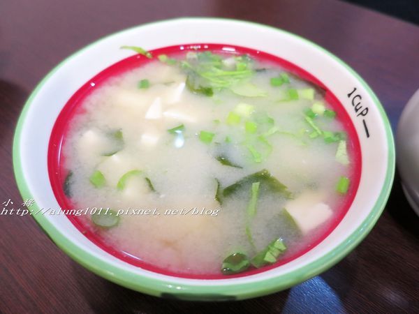 和田壽司((六和創始店))：和田壽司 / 高雄六合店 / 定食價格親民 / 焦糖炙燒握壽司很有特色 / 愛評體驗券