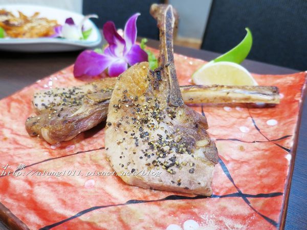 和田壽司((六和創始店))：和田壽司 / 高雄六合店 / 定食價格親民 / 焦糖炙燒握壽司很有特色 / 愛評體驗券