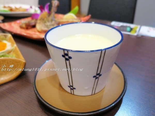 和田壽司((六和創始店))：和田壽司 / 高雄六合店 / 定食價格親民 / 焦糖炙燒握壽司很有特色 / 愛評體驗券