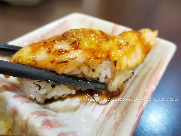 和田壽司((六和創始店))：和田壽司 / 高雄六合店 / 定食價格親民 / 焦糖炙燒握壽司很有特色 / 愛評體驗券