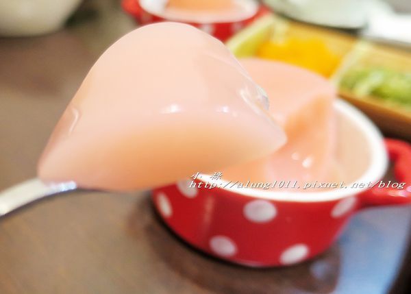 和田壽司((六和創始店))：和田壽司 / 高雄六合店 / 定食價格親民 / 焦糖炙燒握壽司很有特色 / 愛評體驗券