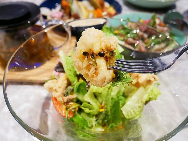 TinHouse樂庭地中海料理餐廳：TinHouse樂庭-台中逢甲網美級貨櫃屋餐館  店內店外充滿設計  餐點豐富兼具美感  多人套餐適合家人好友共享