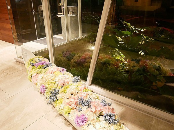 TinHouse樂庭地中海料理餐廳：TinHouse樂庭-台中逢甲網美級貨櫃屋餐館  店內店外充滿設計  餐點豐富兼具美感  多人套餐適合家人好友共享