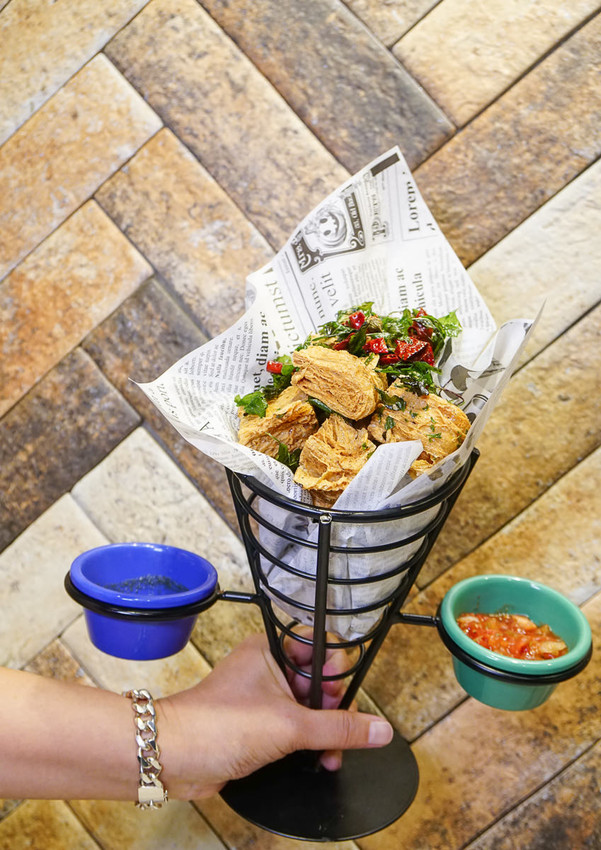 [高雄仁武美食]晚一點餐酒館-超人氣話題餐酒館!小酌約會聚餐好去處 - 美食好芃友