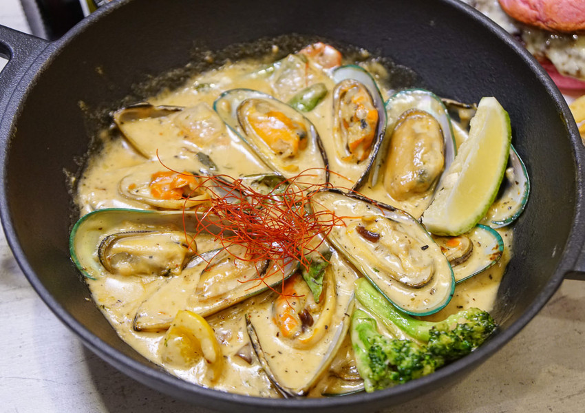 [高雄仁武美食]晚一點餐酒館-超人氣話題餐酒館!小酌約會聚餐好去處 - 美食好芃友