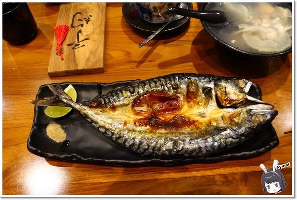 龍壽司：[食記]►台南永康區◄龍壽司日本料理/生魚海鮮丼/蒜頭炒飯/可樂餅/烤鯖魚/洋蔥醋/茶碗蒸/西瓜綿魚頭湯