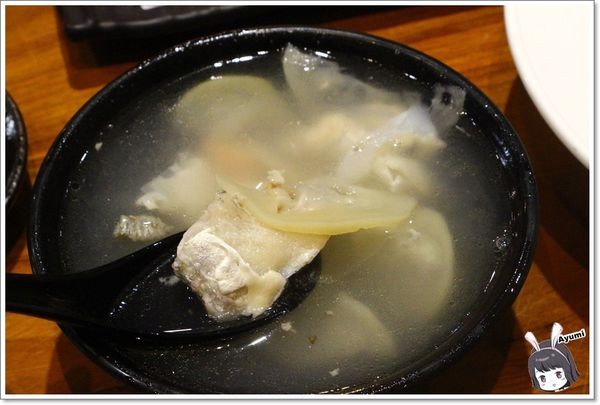 龍壽司：[食記]►台南永康區◄龍壽司日本料理/生魚海鮮丼/蒜頭炒飯/可樂餅/烤鯖魚/洋蔥醋/茶碗蒸/西瓜綿魚頭湯