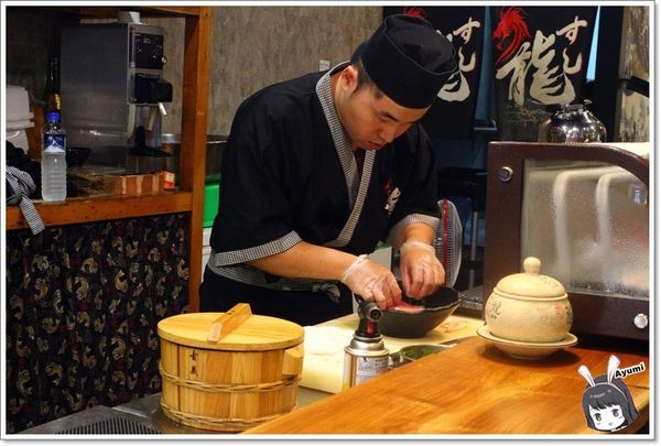 龍壽司：[食記]►台南永康區◄龍壽司日本料理/生魚海鮮丼/蒜頭炒飯/可樂餅/烤鯖魚/洋蔥醋/茶碗蒸/西瓜綿魚頭湯