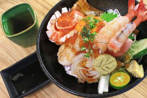 【台北美食】五漁村丼飯屋-食材比一般還要厚一倍以上的巷弄版美食