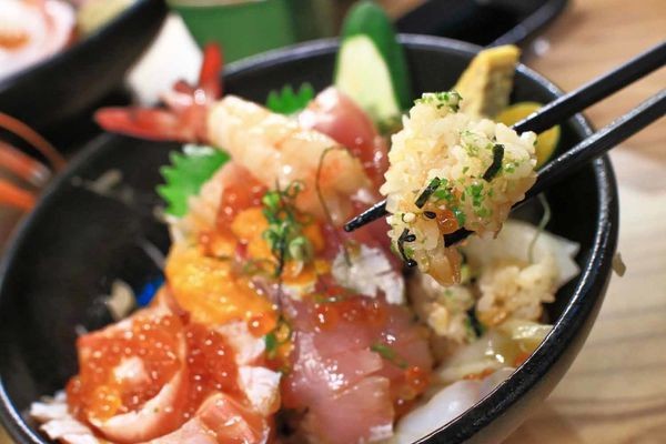 【台北美食】五漁村丼飯屋-食材比一般還要厚一倍以上的巷弄版美食