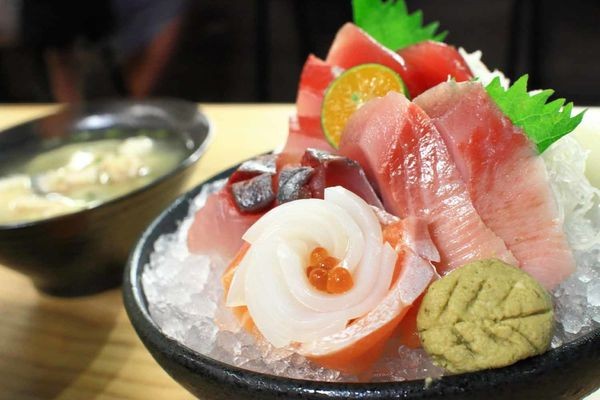 【台北美食】五漁村丼飯屋-食材比一般還要厚一倍以上的巷弄版美食
