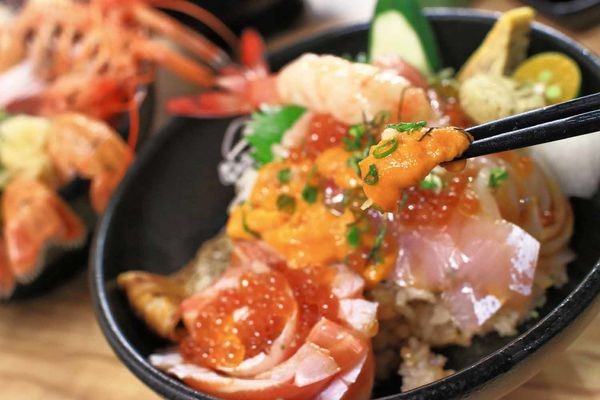 【台北美食】五漁村丼飯屋-食材比一般還要厚一倍以上的巷弄版美食