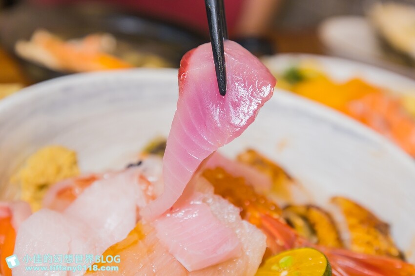 五漁村丼飯屋/味噌湯和醋飯無限量續點絕對能吃飽/海鮮丼直接給妳七種生魚片超划算/內湖美食推薦
