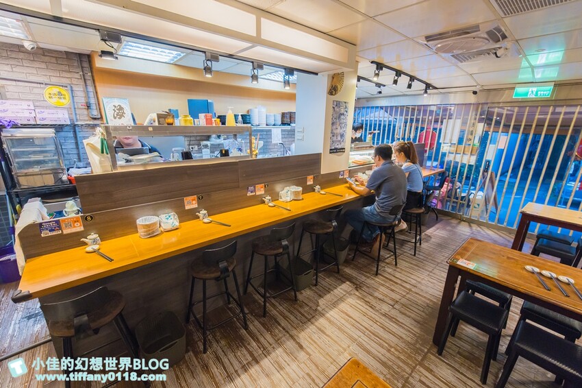 五漁村丼飯屋/味噌湯和醋飯無限量續點絕對能吃飽/海鮮丼直接給妳七種生魚片超划算/內湖美食推薦