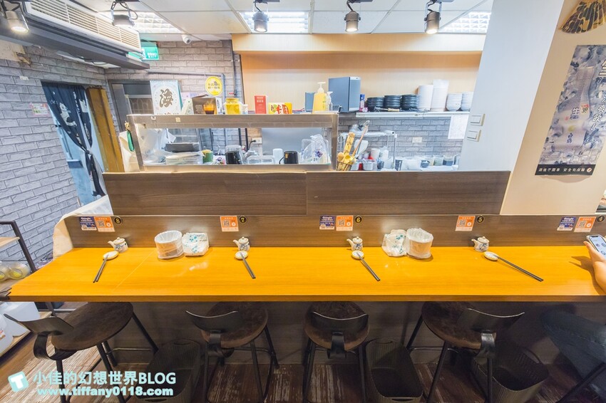 五漁村丼飯屋/味噌湯和醋飯無限量續點絕對能吃飽/海鮮丼直接給妳七種生魚片超划算/內湖美食推薦