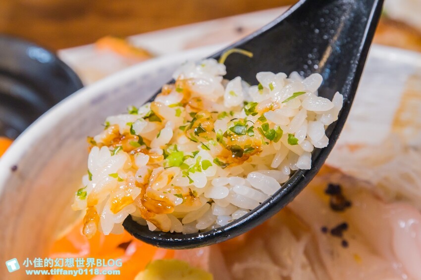 五漁村丼飯屋/味噌湯和醋飯無限量續點絕對能吃飽/海鮮丼直接給妳七種生魚片超划算/內湖美食推薦