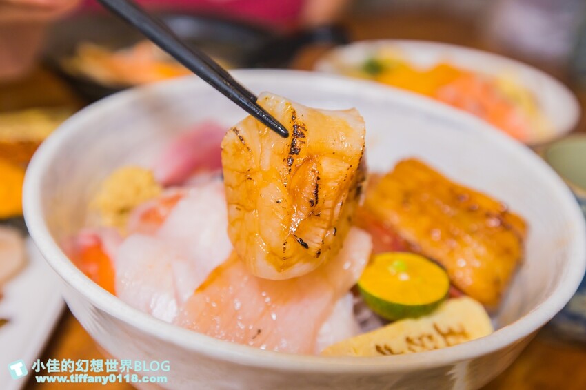 五漁村丼飯屋/味噌湯和醋飯無限量續點絕對能吃飽/海鮮丼直接給妳七種生魚片超划算/內湖美食推薦