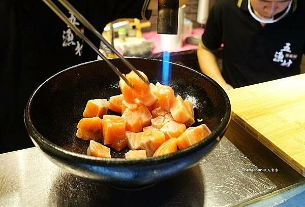 台北市內湖【五漁村丼飯屋】高CP海鮮丼飯，近西湖捷運站。