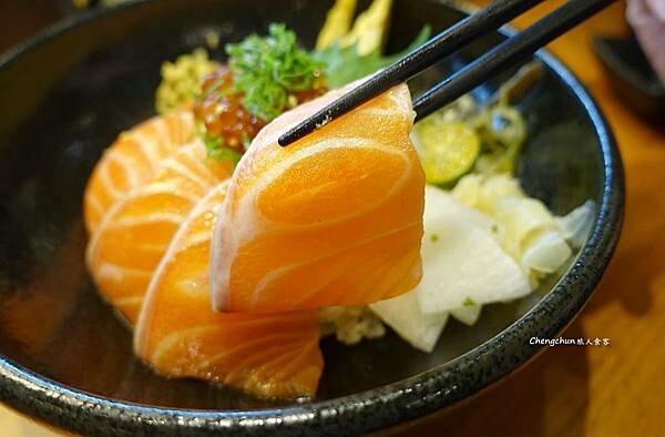 台北市內湖【五漁村丼飯屋】高CP海鮮丼飯，近西湖捷運站。