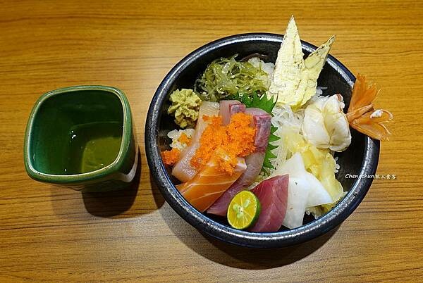 台北市內湖【五漁村丼飯屋】高CP海鮮丼飯，近西湖捷運站。