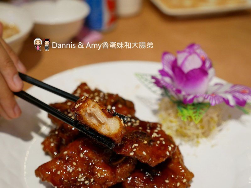 《竹北餐廳推薦》風城之月懷舊主題餐廳。穿越時空復古場景超好拍照x經典客家菜美食。聚餐尾牙春酒場地激推!︱ 影片 《竹北餐廳推薦》風城之月懷舊主題餐廳。穿越時空復古場景超好拍照x經典客家菜美食。聚餐尾牙春酒場地激推!︱ 影片