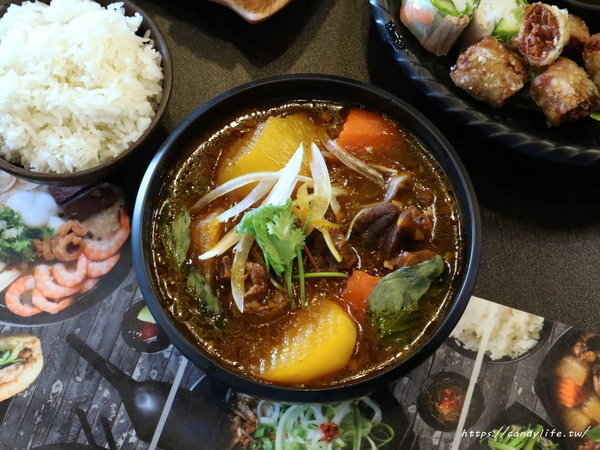 越南王(公益店)：台中美食│越南王-公益店〃平價越南料理，來自越南媳婦的道地美味～