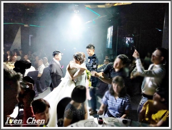 非常棧緍宴會館:《台中婚宴會館》2018.08.05參加好友鳳鳳的女兒結婚婚宴,在台中『非常棧新婚會館』