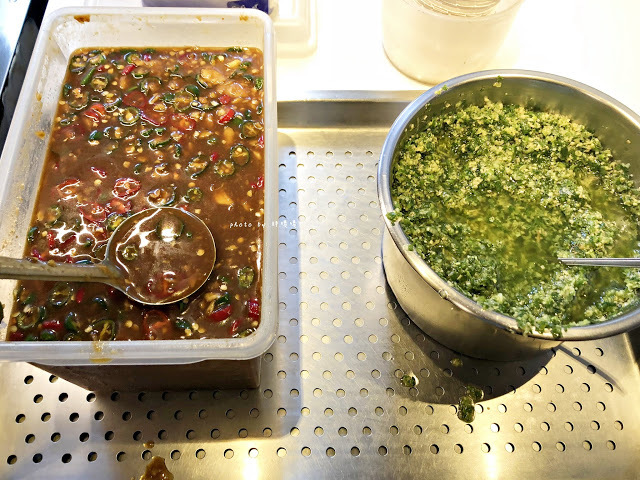 【台北 松山】慶城海南雞飯🐣只賣兩種餐，每到用餐時段人潮絡繹不絕，雞湯煮出的飯、肉質細滑的取骨雞腿肉，想吃只有平日有，吃過就回不去囉~