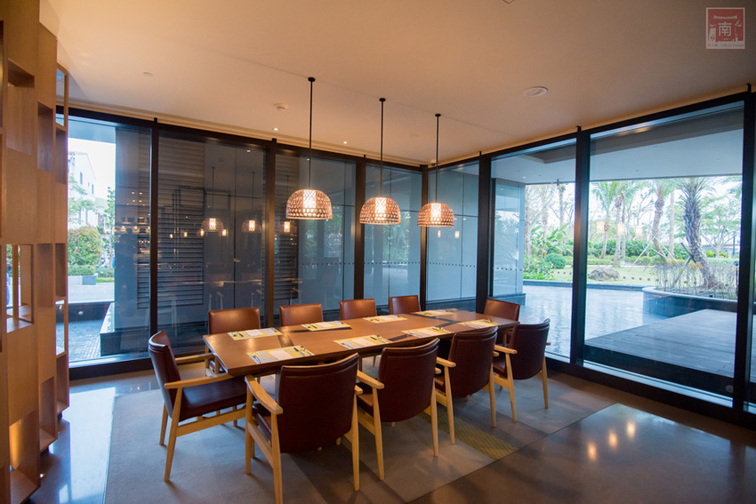 【臺南吃到飽】大員皇冠“元素全日餐廳”推出新菜色|臺灣好豬宴|鳳梨搭配新菜色|甜點繽紛講究~~元素全日餐廳 - 南人幫