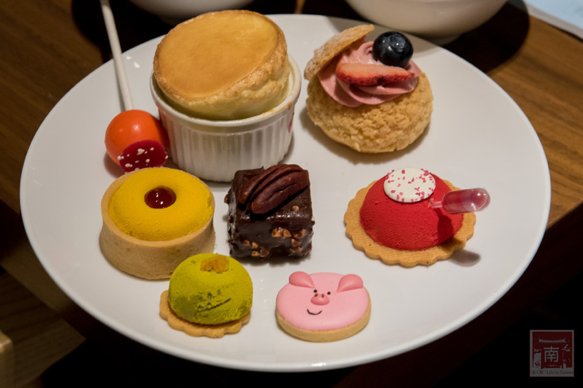 【臺南吃到飽】大員皇冠“元素全日餐廳”推出新菜色|臺灣好豬宴|鳳梨搭配新菜色|甜點繽紛講究~~元素全日餐廳 - 南人幫