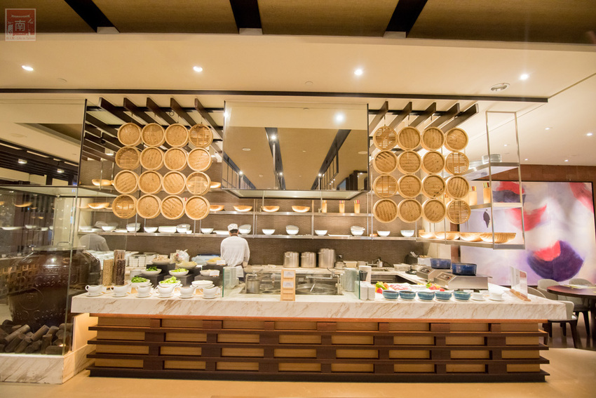 【臺南吃到飽】大員皇冠“元素全日餐廳”推出新菜色|臺灣好豬宴|鳳梨搭配新菜色|甜點繽紛講究~~元素全日餐廳 - 南人幫