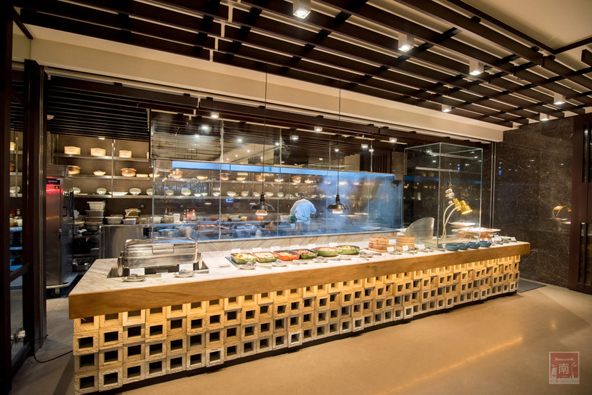 【臺南吃到飽】大員皇冠“元素全日餐廳”推出新菜色|臺灣好豬宴|鳳梨搭配新菜色|甜點繽紛講究~~元素全日餐廳 - 南人幫