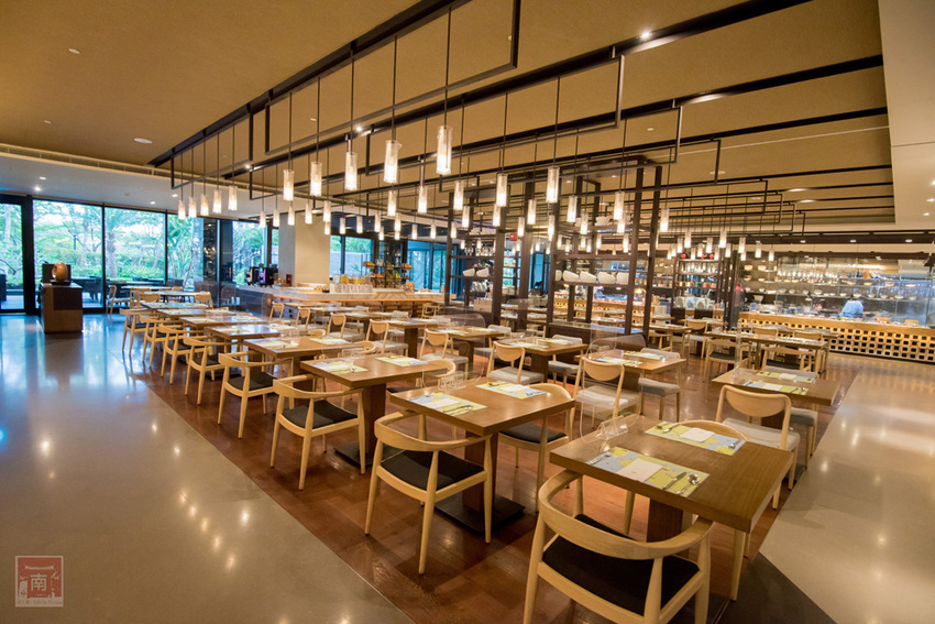 【臺南吃到飽】大員皇冠“元素全日餐廳”推出新菜色|臺灣好豬宴|鳳梨搭配新菜色|甜點繽紛講究~~元素全日餐廳 - 南人幫