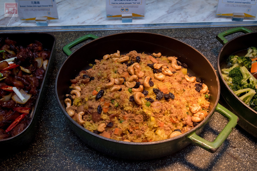 【臺南吃到飽】大員皇冠“元素全日餐廳”推出新菜色|臺灣好豬宴|鳳梨搭配新菜色|甜點繽紛講究~~元素全日餐廳 - 南人幫