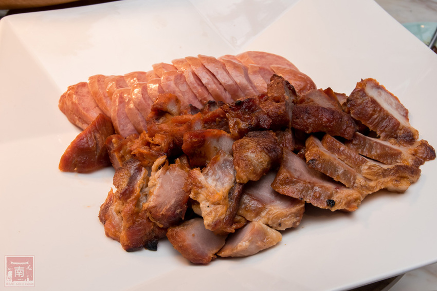 【臺南吃到飽】大員皇冠“元素全日餐廳”推出新菜色|臺灣好豬宴|鳳梨搭配新菜色|甜點繽紛講究~~元素全日餐廳 - 南人幫