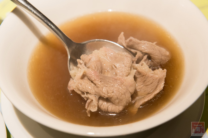 【臺南吃到飽】大員皇冠“元素全日餐廳”推出新菜色|臺灣好豬宴|鳳梨搭配新菜色|甜點繽紛講究~~元素全日餐廳 - 南人幫