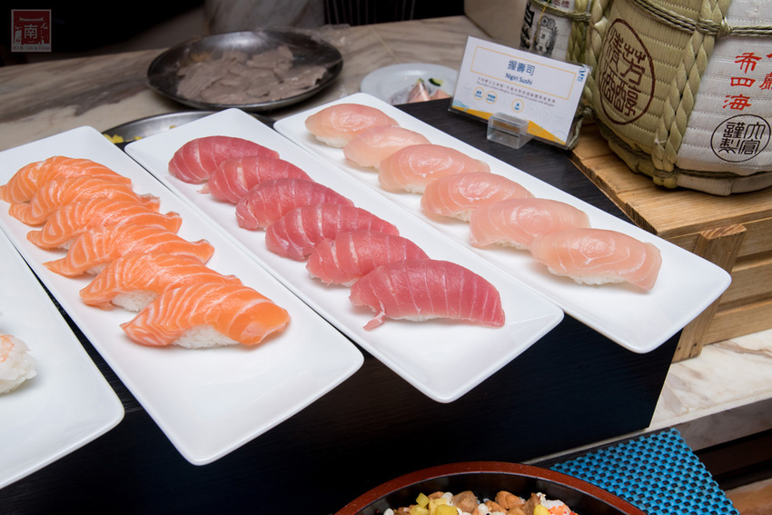 【臺南吃到飽】大員皇冠“元素全日餐廳”推出新菜色|臺灣好豬宴|鳳梨搭配新菜色|甜點繽紛講究~~元素全日餐廳 - 南人幫