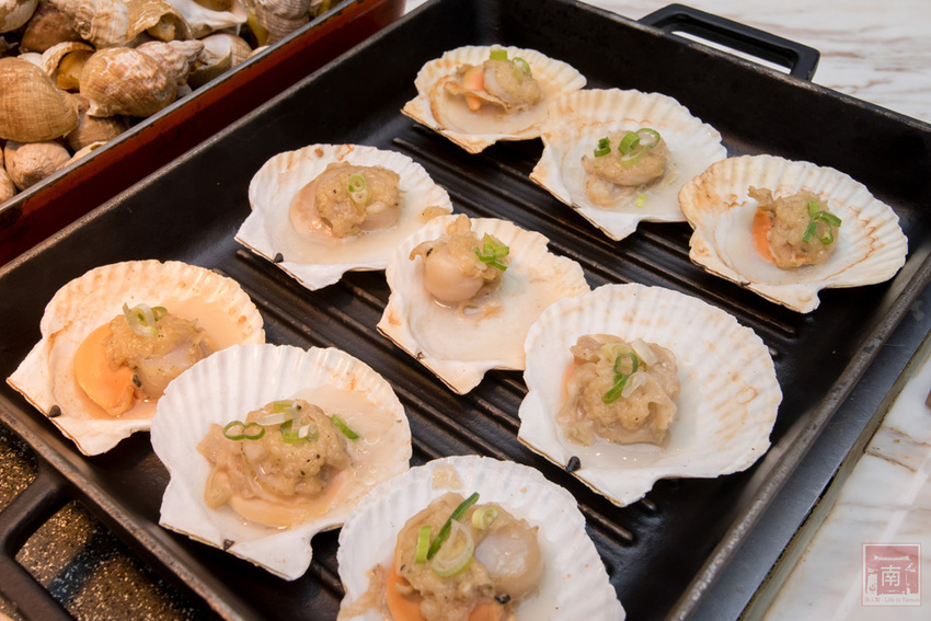 【臺南吃到飽】大員皇冠“元素全日餐廳”推出新菜色|臺灣好豬宴|鳳梨搭配新菜色|甜點繽紛講究~~元素全日餐廳 - 南人幫