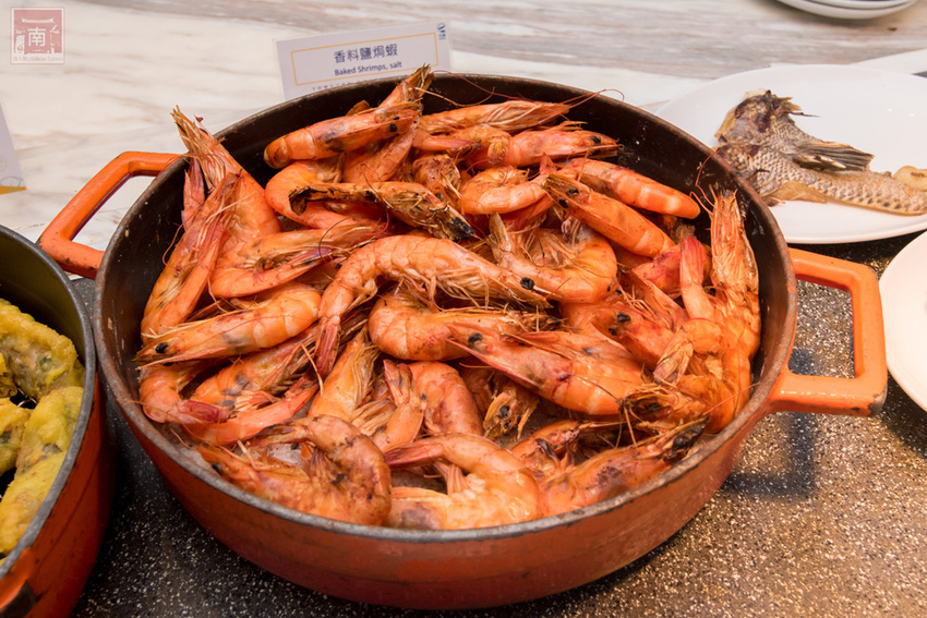 【臺南吃到飽】大員皇冠“元素全日餐廳”推出新菜色|臺灣好豬宴|鳳梨搭配新菜色|甜點繽紛講究~~元素全日餐廳 - 南人幫