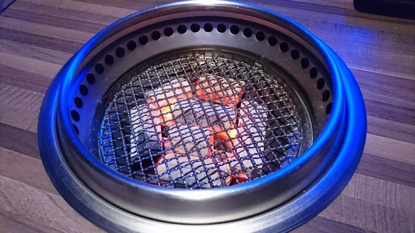 開烤Bar 炭火精品燒肉:高雄~開烤Bar 炭火精品燒肉‧異國精釀啤酒~夢幻銀河系星空~氣氛超好主題餐廳~