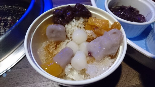 開烤Bar 炭火精品燒肉:高雄~開烤Bar 炭火精品燒肉‧異國精釀啤酒~夢幻銀河系星空~氣氛超好主題餐廳~