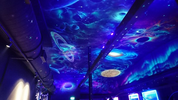 開烤Bar 炭火精品燒肉:高雄~開烤Bar 炭火精品燒肉‧異國精釀啤酒~夢幻銀河系星空~氣氛超好主題餐廳~