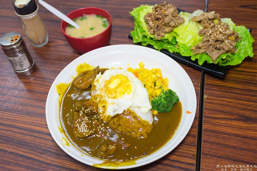 高雄苓雅︱京棧烤肉飯 份量飽足、價格實惠、烤肉量多又噴香的超熱門烤肉飯!先預約才不會等太久喔!