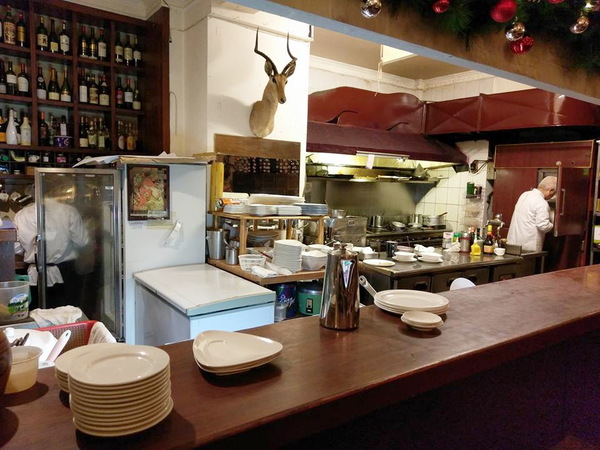 天母盛鑫食堂:天母盛鑫食堂-台中22年的西餐老店 主菜真的都很優 適合約會或是紀念日的餐廳