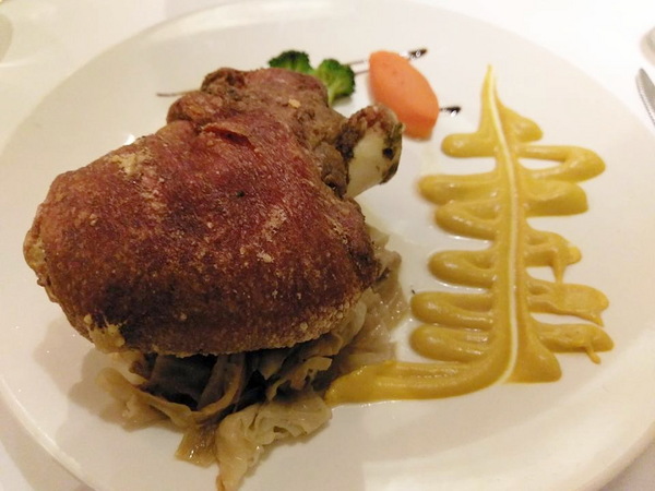 天母盛鑫食堂:天母盛鑫食堂-台中22年的西餐老店 主菜真的都很優 適合約會或是紀念日的餐廳