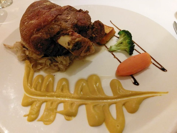 天母盛鑫食堂:天母盛鑫食堂-台中22年的西餐老店 主菜真的都很優 適合約會或是紀念日的餐廳