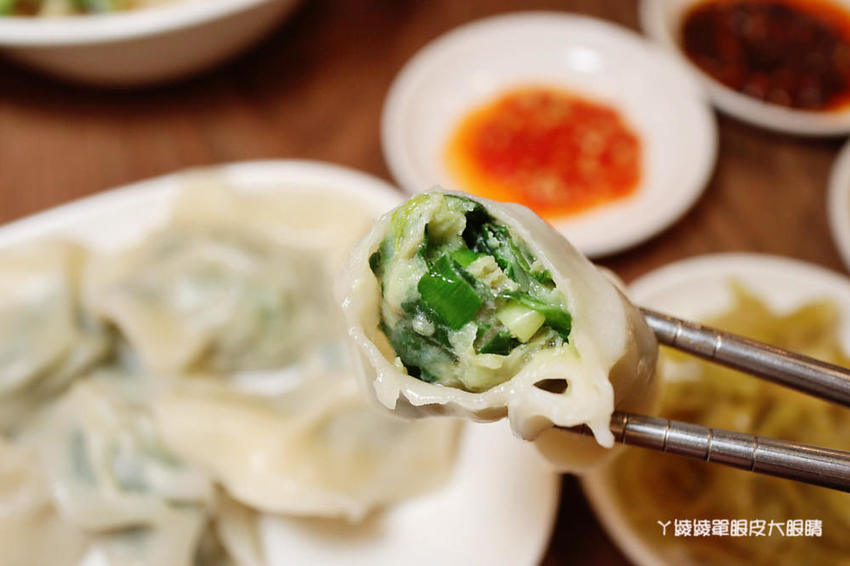 新竹好吃牛肉麵推薦初這家麵食館!必吃牛肉乾拌麵跟牛肉丸湯,吃麵還有免費仙草湯喝